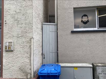 Foto 6 von 13 — Wohn-/Geschäftshaus, unbebautes Grundstück