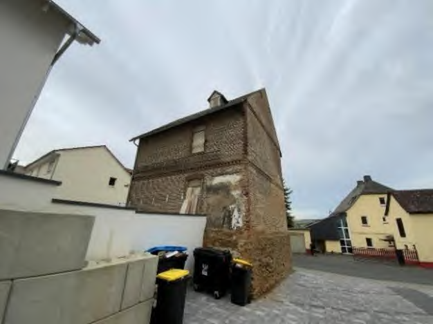 Foto 3 von 78 — Wohn-/Geschäftshaus