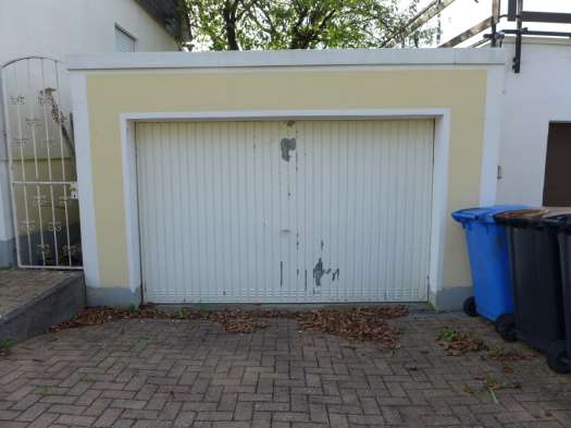Foto 12 von 15 — Einfamilienhaus, Garage