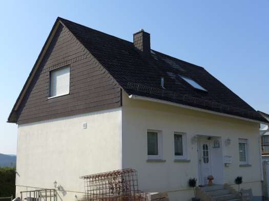 Foto 3 von 15 — Einfamilienhaus, Garage