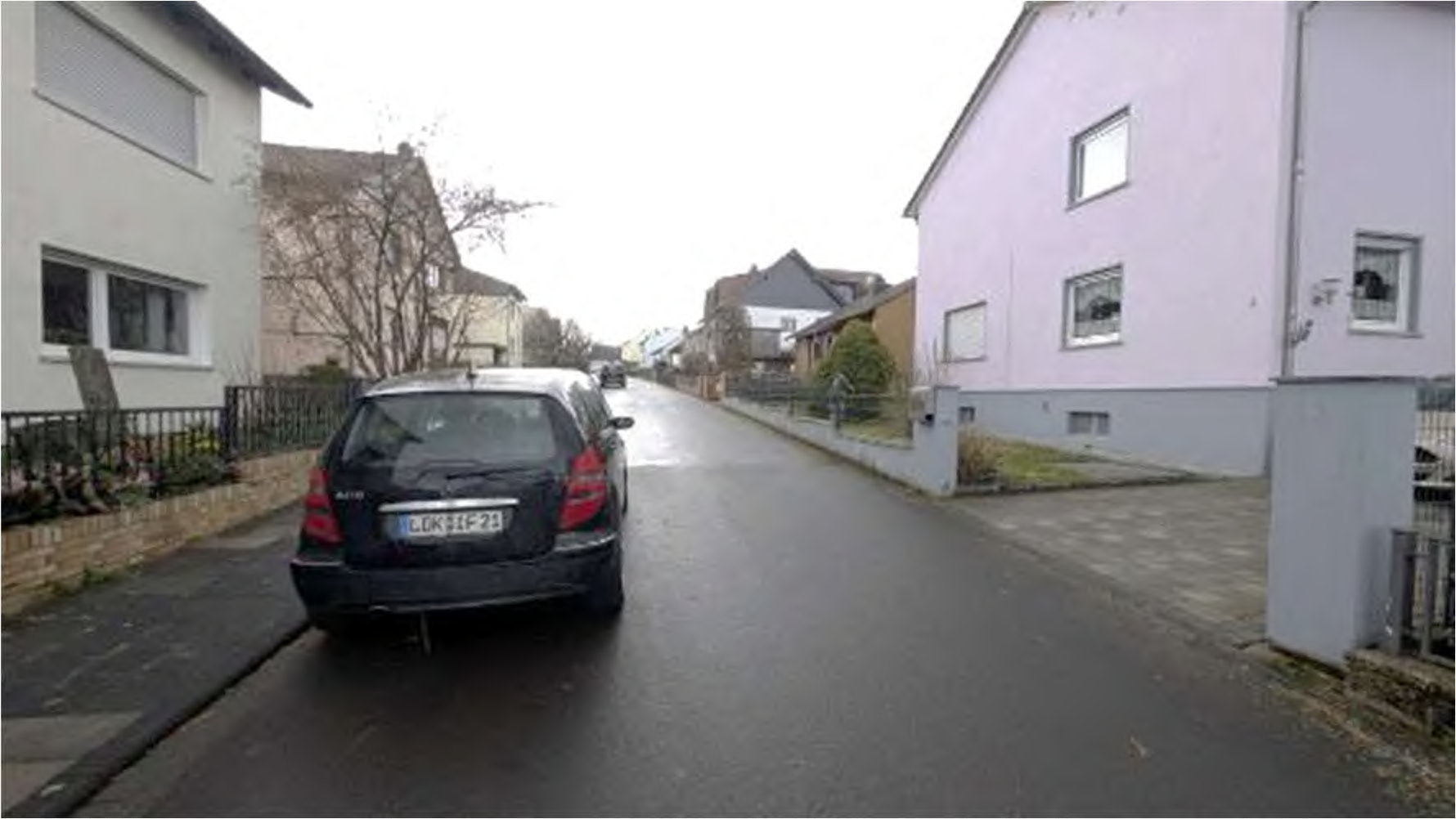 Foto 1 von 25 — Zweifamilienhaus